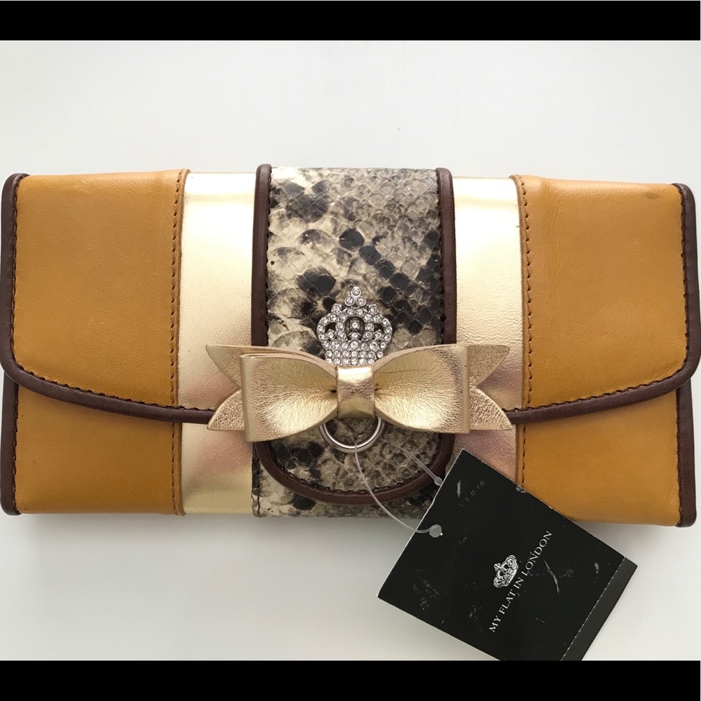 Brighton MY Flat in London Crossbody Bag/Wallet